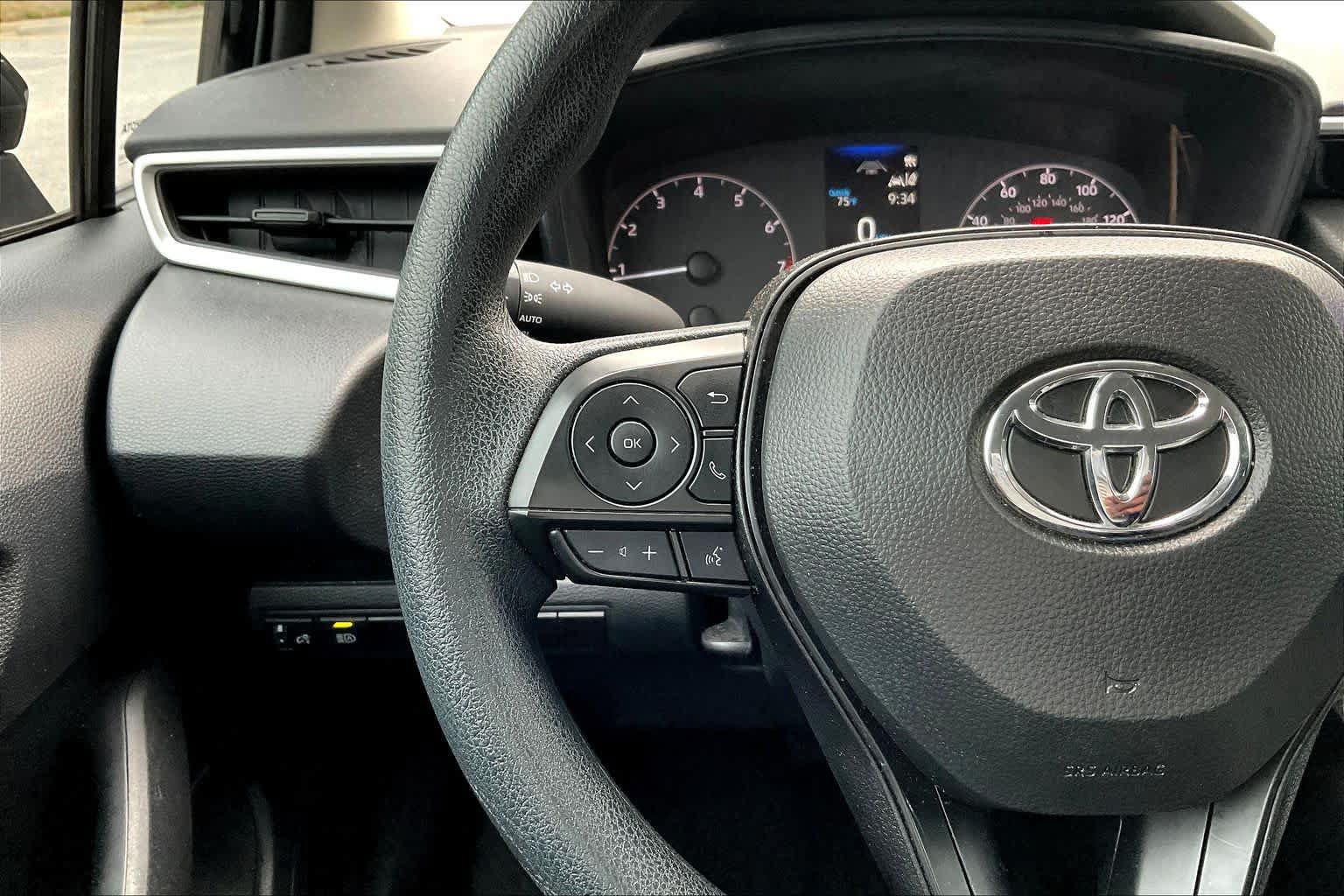 Used 2024 Toyota Corolla LE FWD image 22