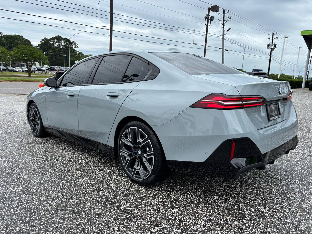 Used 2026 BMW 530i w/ M Sport Package RWD image 5