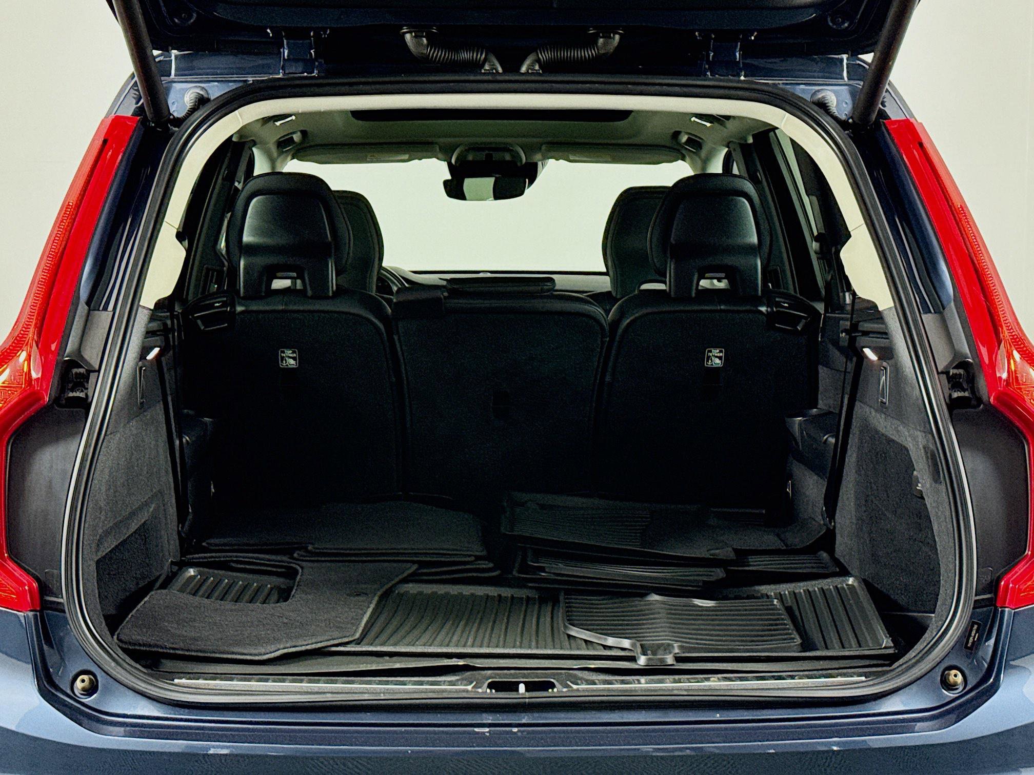 Used 2022 Volvo XC90 T5 Momentum image 43