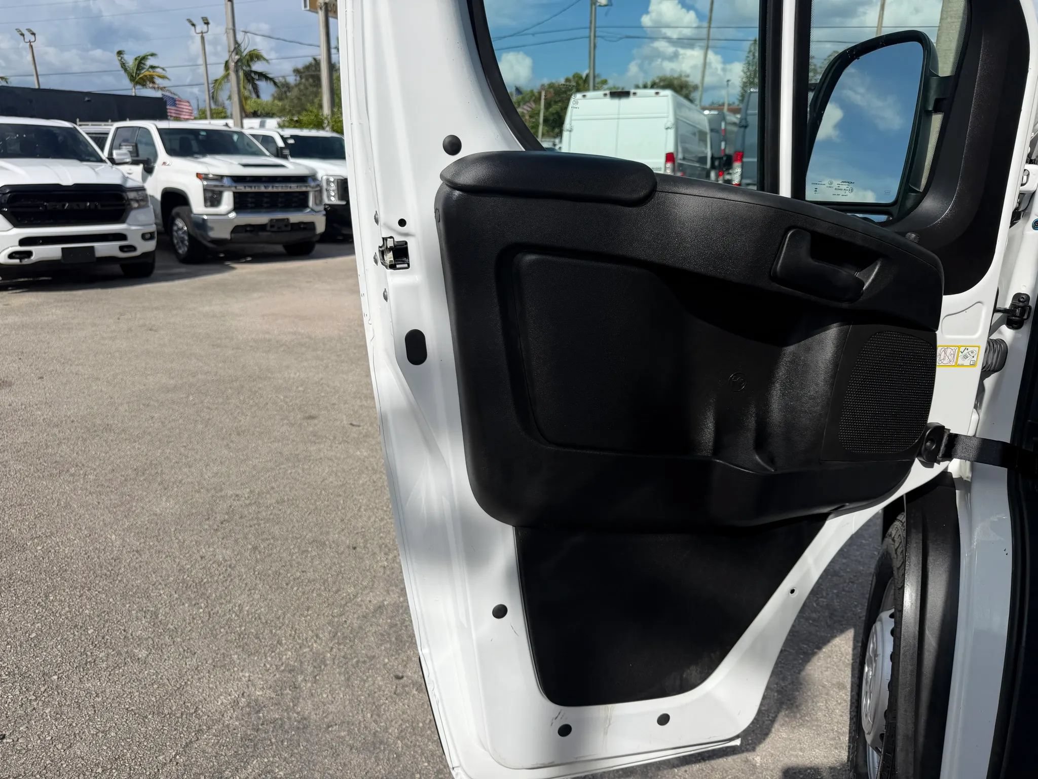 Used 2024 RAM ProMaster 2500 159 High Roof w/ Convenience Group FWD image 10