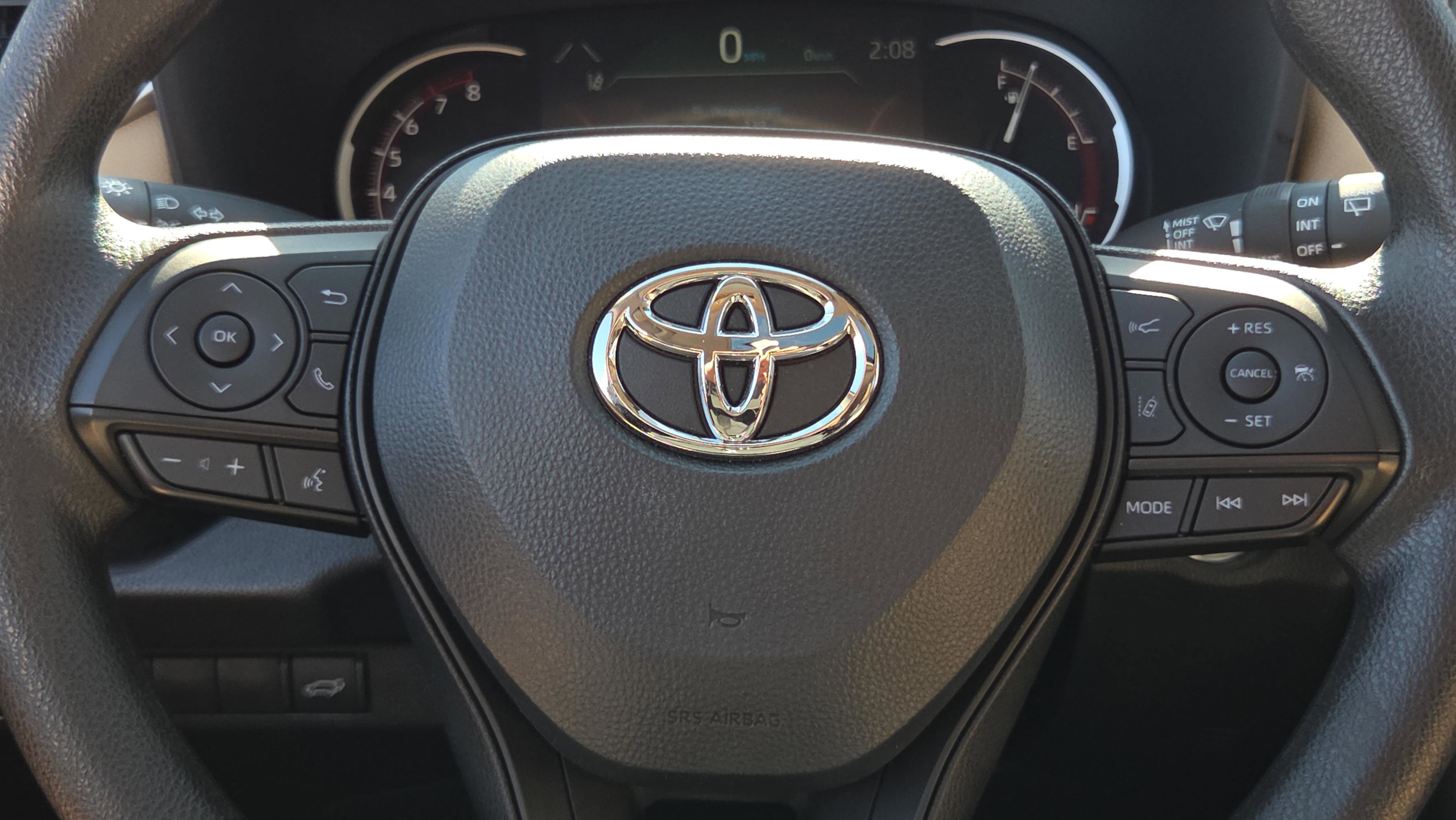 Used 2025 Toyota RAV4 XLE image 25