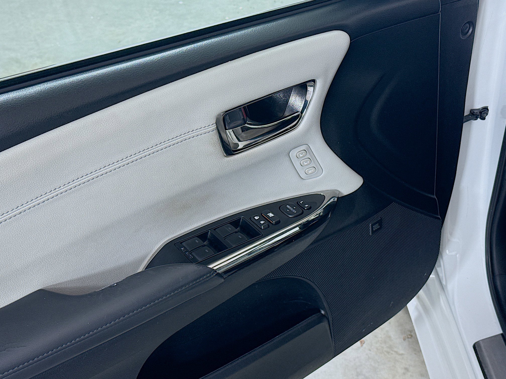 Used 2018 Toyota Avalon Limited image 20