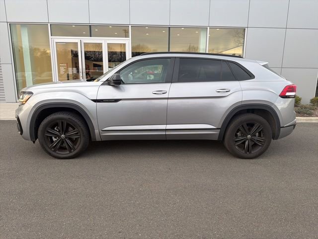 Used 2023 Volkswagen Atlas Cross Sport SEL R-Line image 2