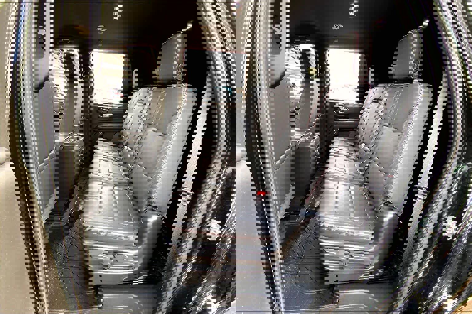 Used 2021 Chevrolet Tahoe RST w/ Luxury Package image 17