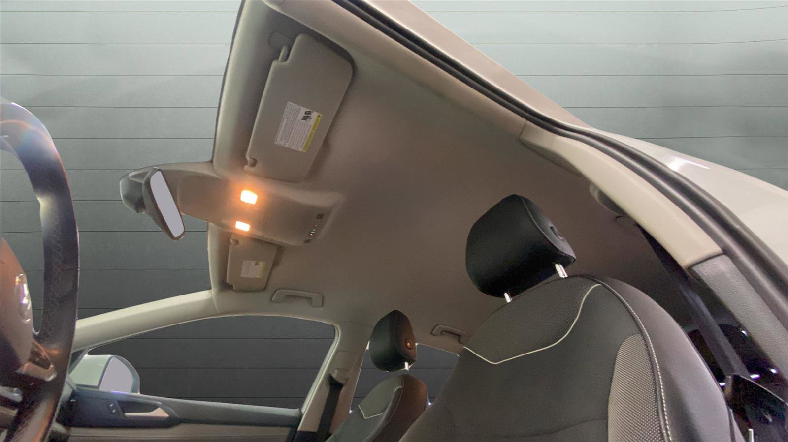 Used 2024 Volkswagen Taos SE image 9