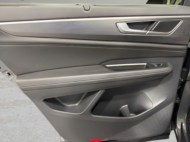 Used 2025 Volkswagen Atlas Cross Sport SE image 25