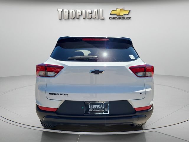 New 2026 Chevrolet TrailBlazer LT w/ Midnight Edition FWD image 4