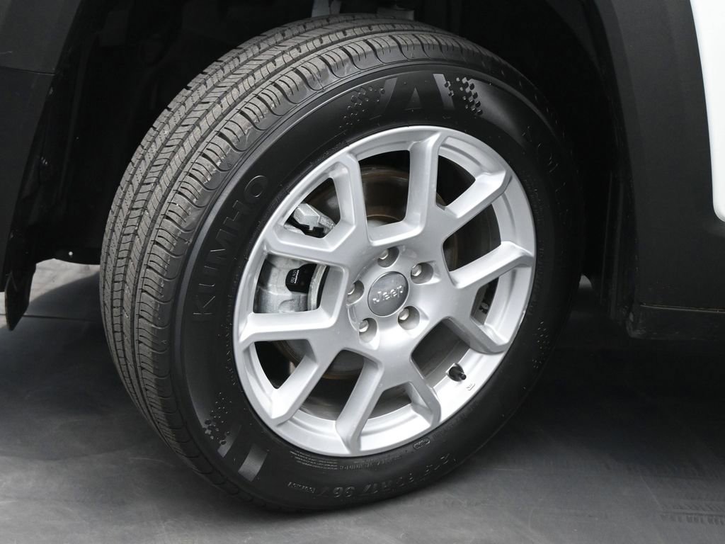 Used 2021 Jeep Renegade Latitude AWD/4WD image 19