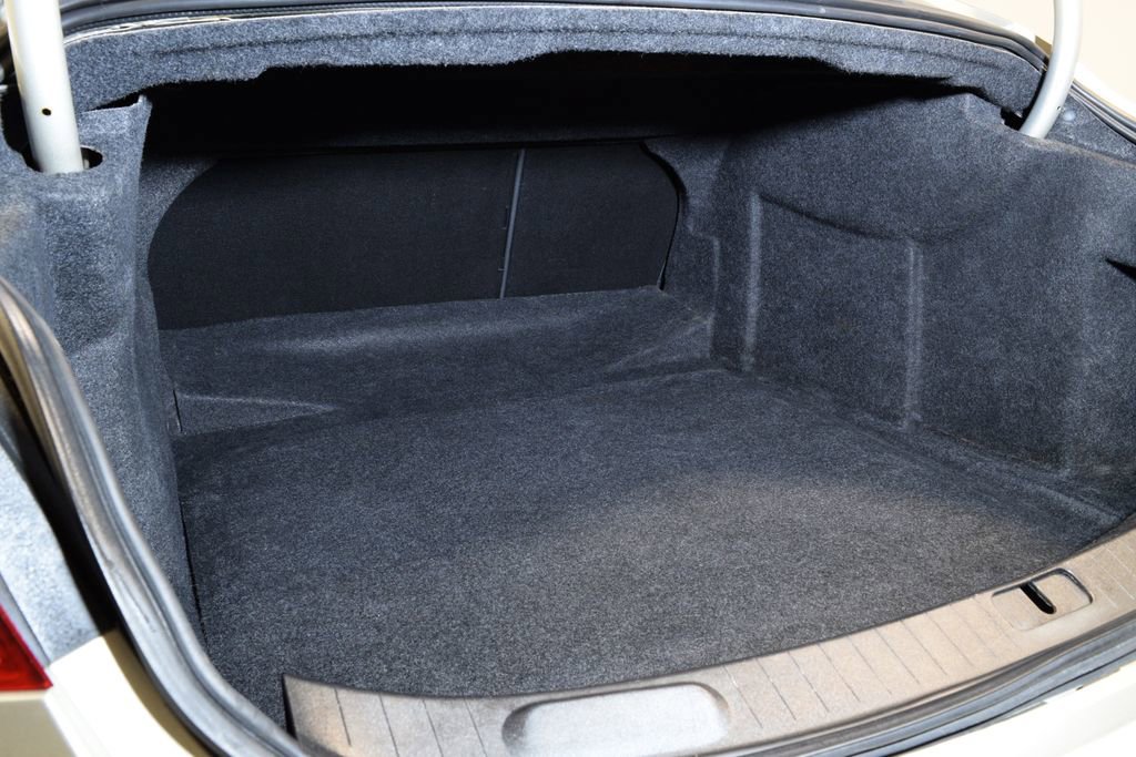 Used 2015 Chevrolet Impala LT w/ Convenience Package image 28