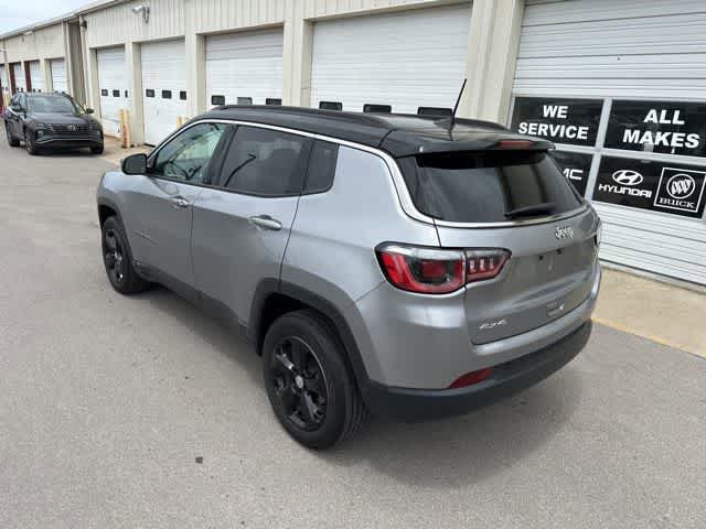 Used 2018 Jeep Compass Latitude w/ Popular Equipment Group AWD/4WD image 16