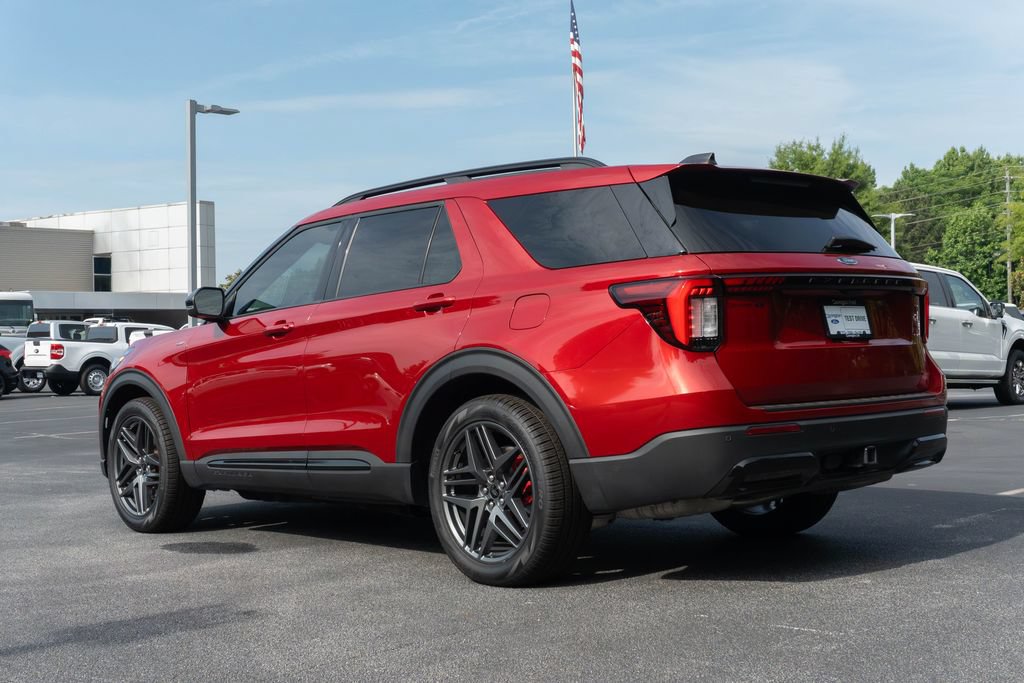 Used 2025 Ford Explorer ST-Line w/ Premium Package RWD image 9