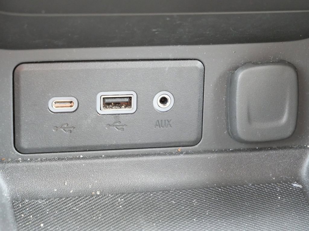 Used 2024 GMC Terrain SLE w/ Driver Convenience Package image 44
