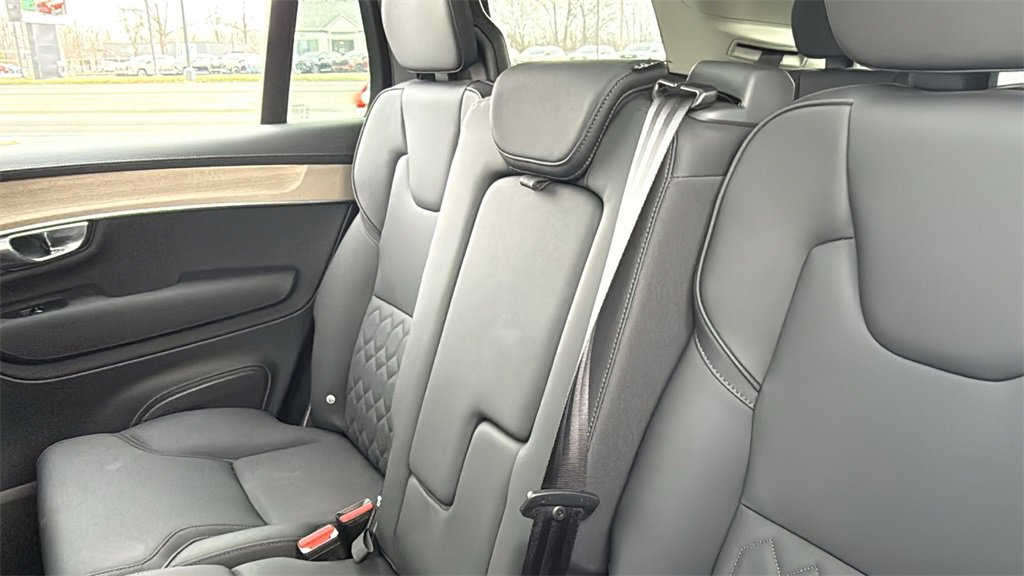 Certified 2025 Volvo XC90 B6 Plus image 25