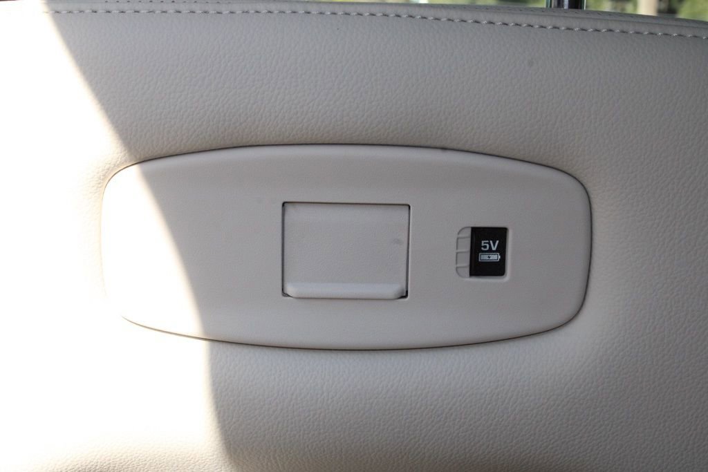 Certified 2025 Land Rover Discovery Dynamic SE image 34