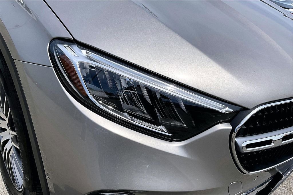 Used 2024 Mercedes-Benz GLC 300 image 32