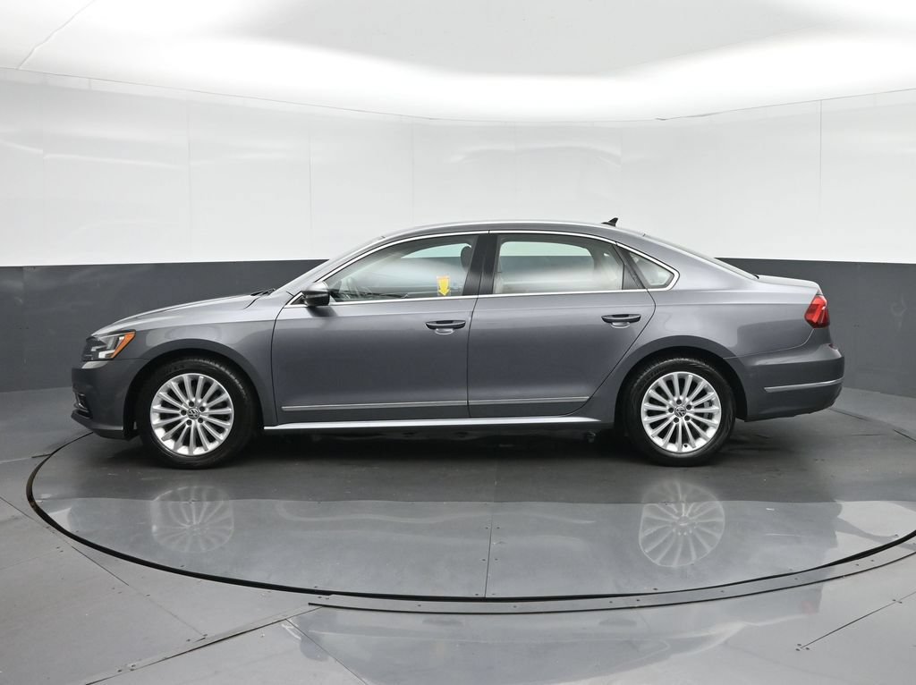 Used 2017 Volkswagen Passat 1.8T SE FWD image 4