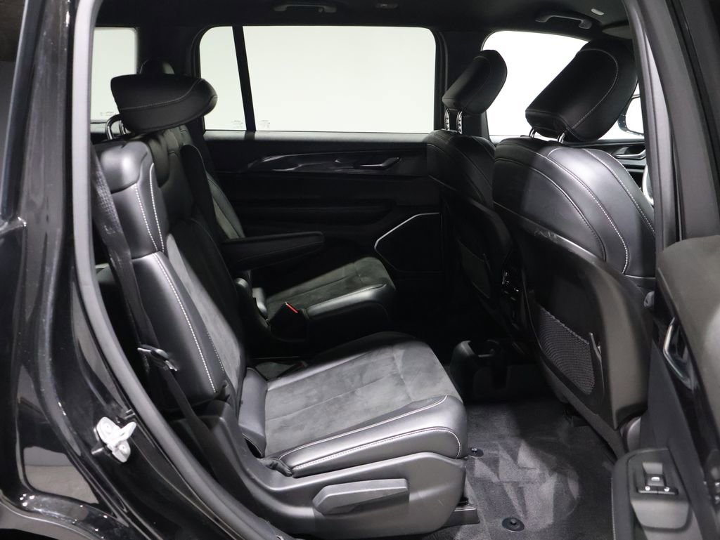 Used 2021 Jeep Grand Cherokee L Laredo image 23