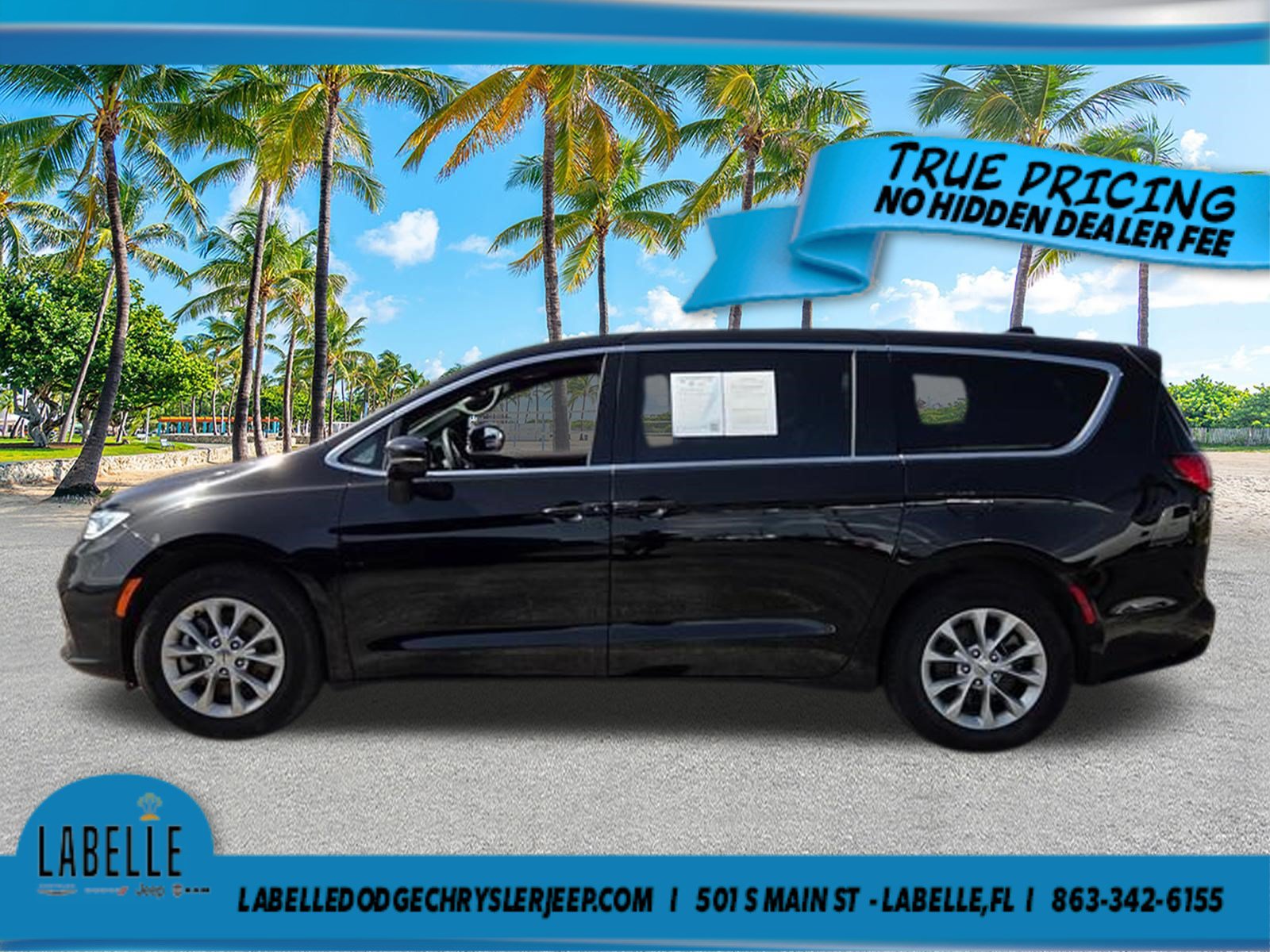 Used 2025 Chrysler Pacifica Select AWD/4WD image 4