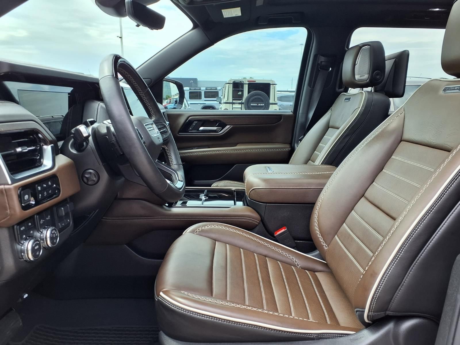 Used 2025 GMC Yukon XL Denali Ultimate image 11