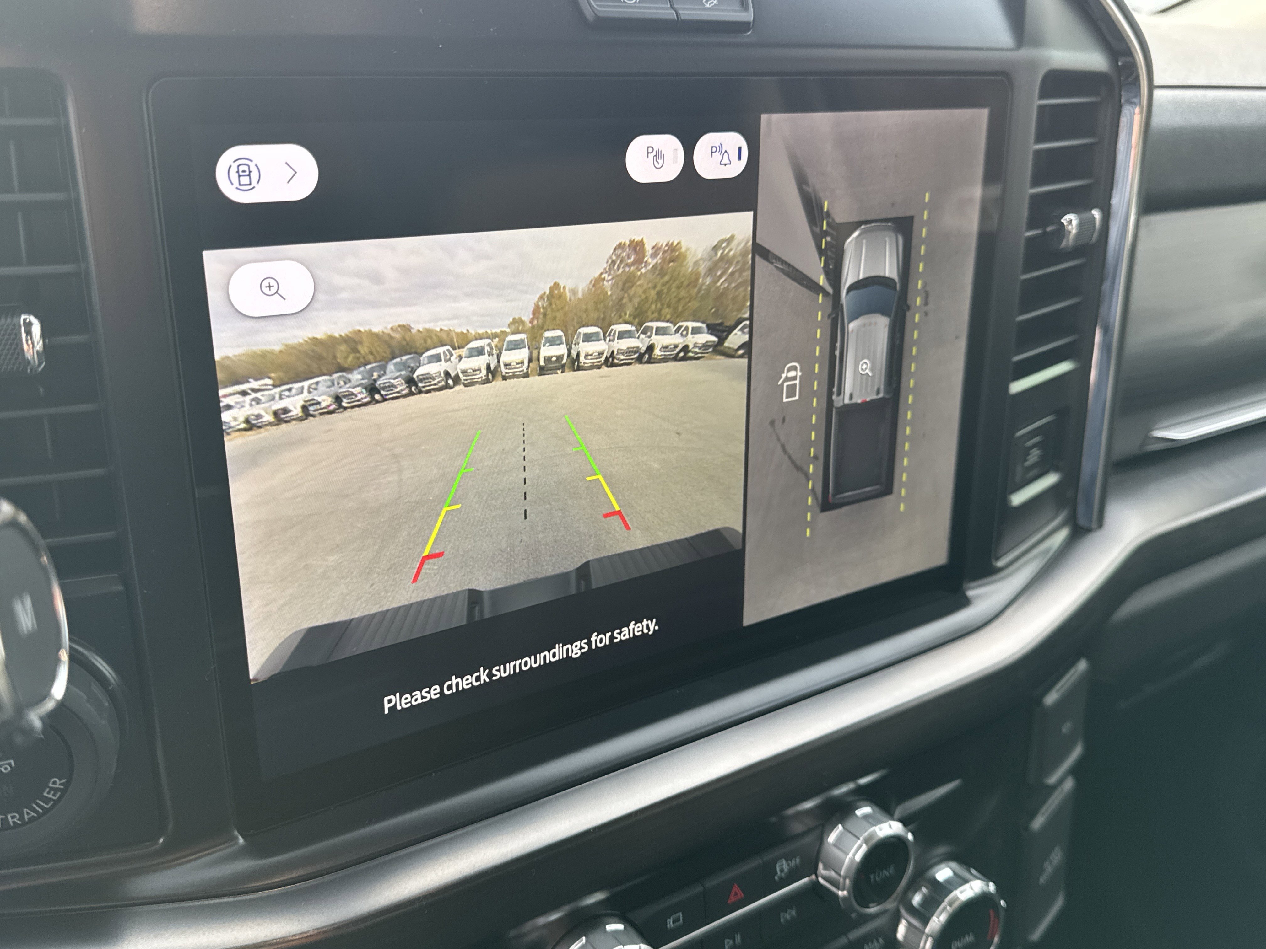 New 2026 Ford F250 Lariat w/ Black Appearance Package image 28