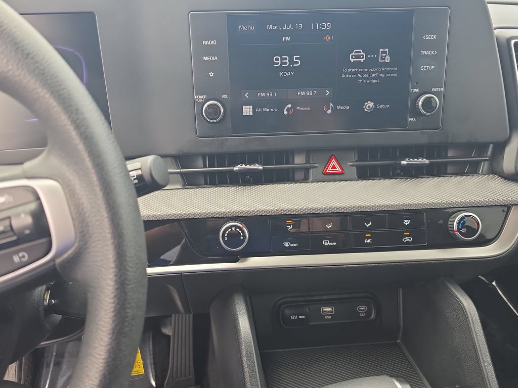 Used 2025 Kia Sportage LX FWD image 12