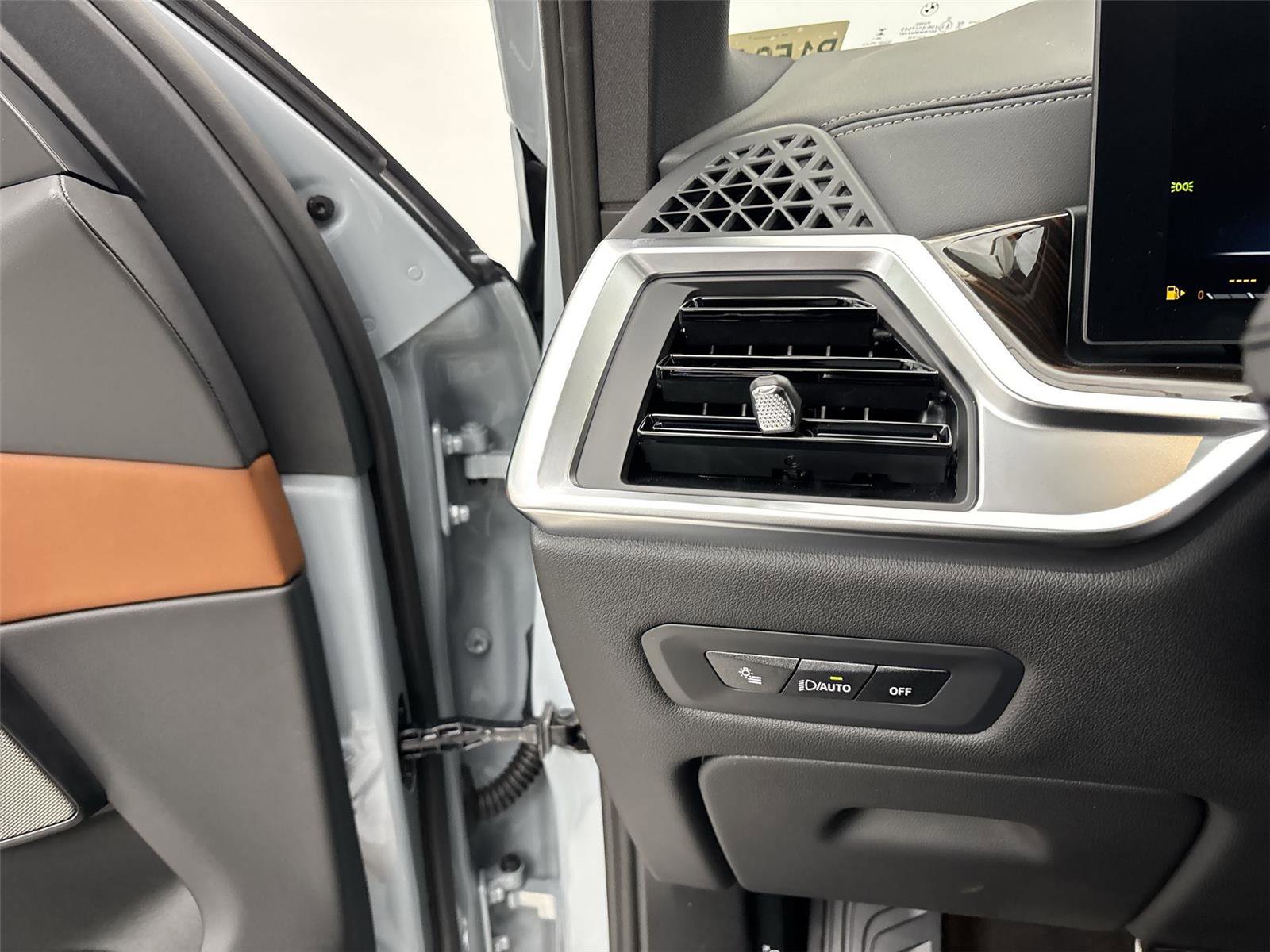 New 2026 BMW X5 xDrive40i w/ M Sport Package image 31