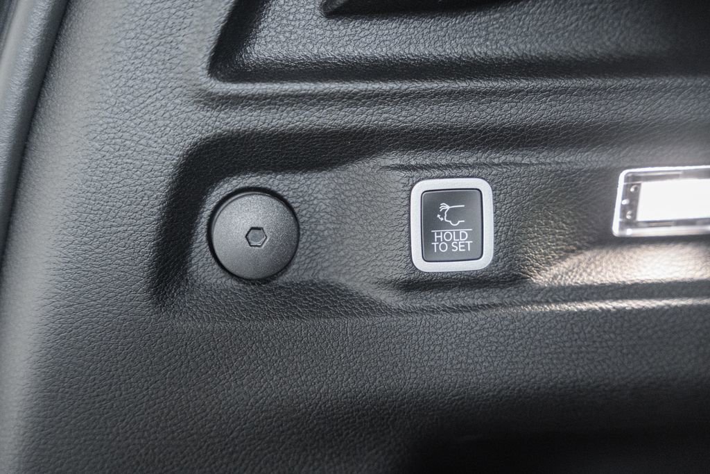 New 2025 Jeep Grand Cherokee L Limited w/ Luxury Tech Group II image 11