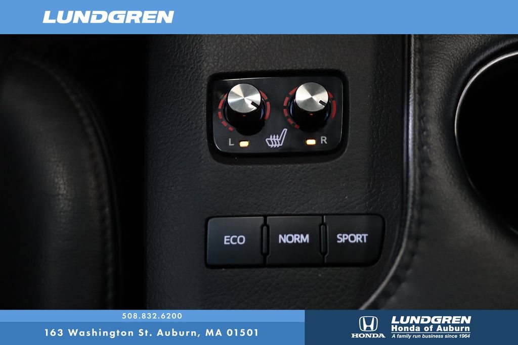 Used 2015 Toyota Avalon XLE FWD image 25