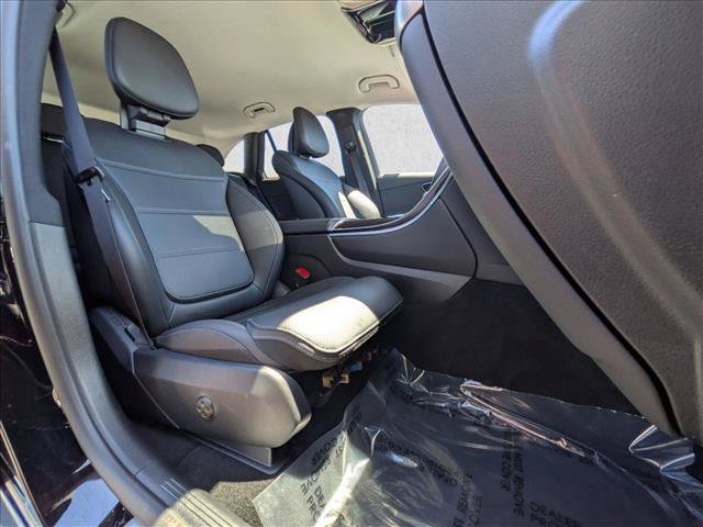 Used 2025 Mercedes-Benz GLC 350e 4MATIC image 19