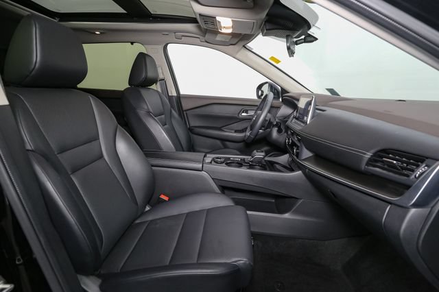 Used 2023 Nissan Rogue SV w/ SV Premium B Package AWD/4WD image 16