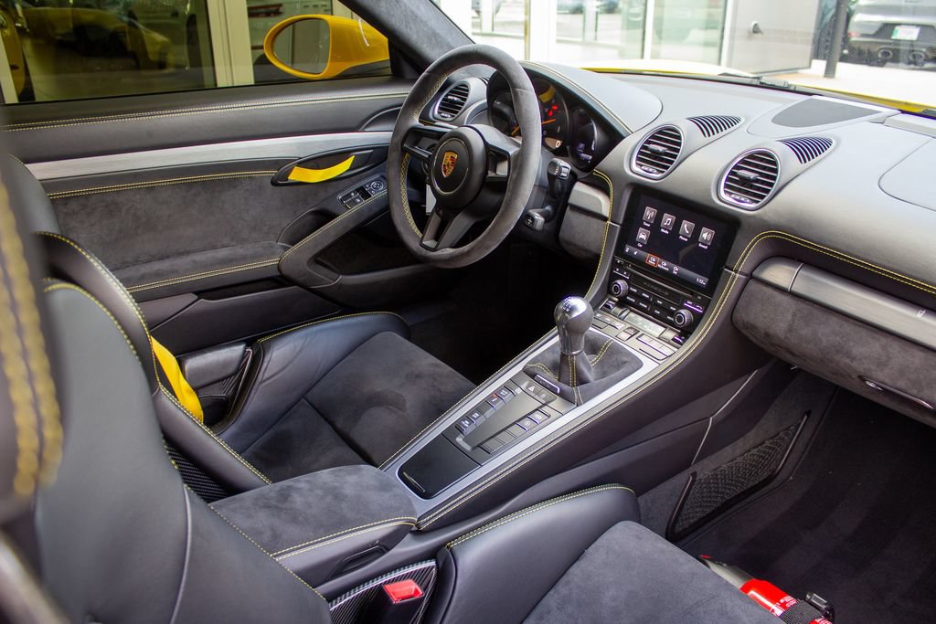 Used 2020 Porsche 718 Cayman GT4 RWD image 13
