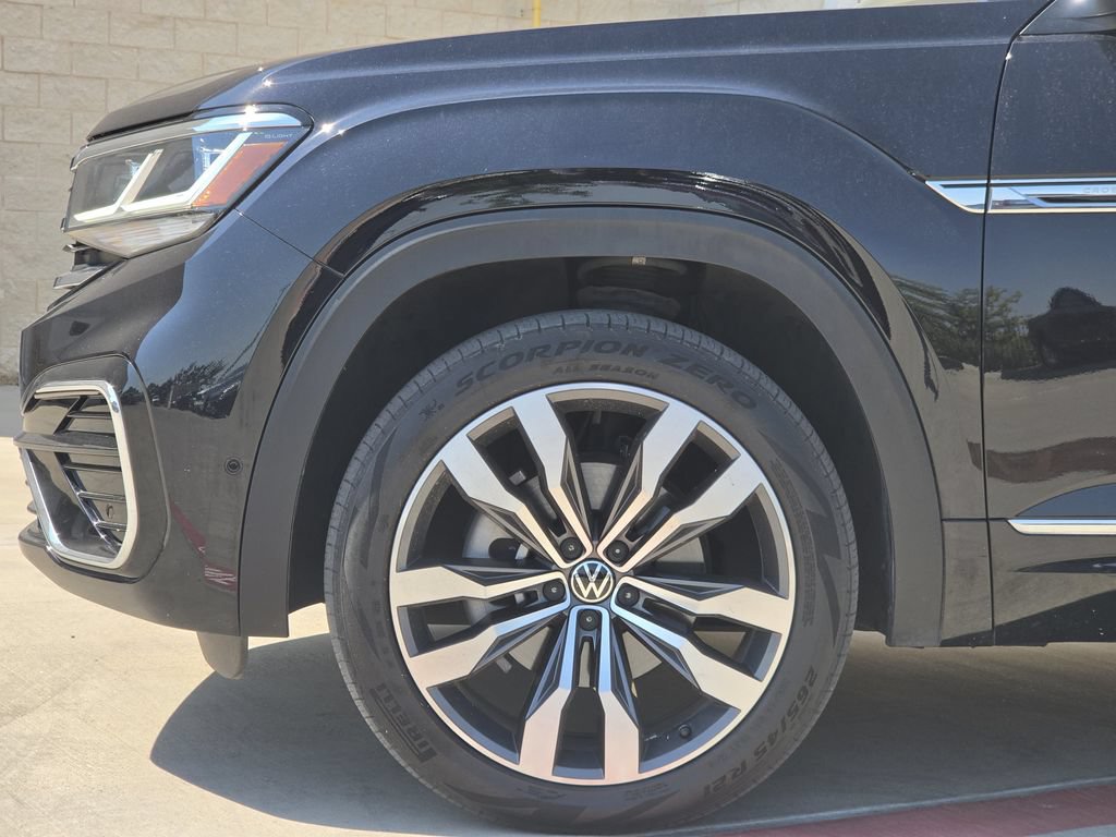 Used 2023 Volkswagen Atlas Cross Sport SEL Premium R-Line AWD/4WD image 7