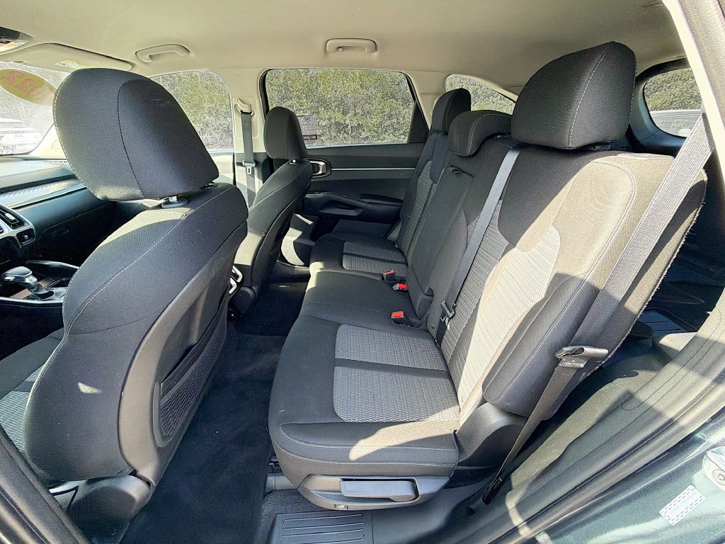 Used 2022 Kia Sorento LX FWD image 29