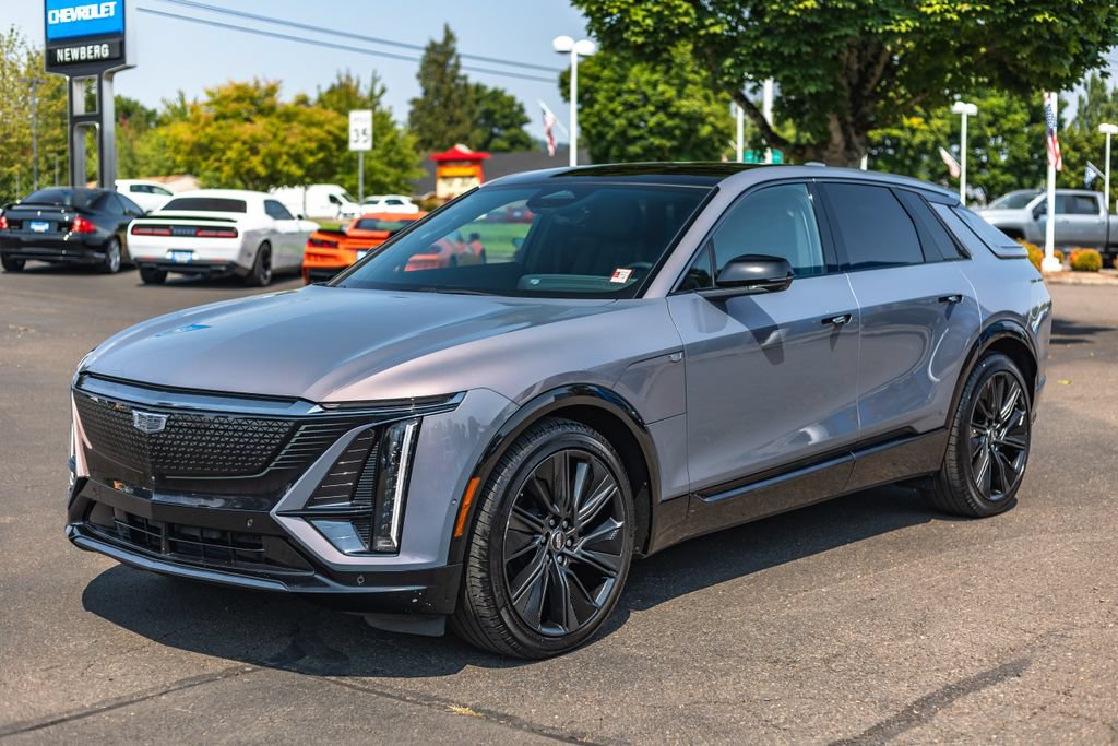 Used 2024 Cadillac Lyriq Sport AWD/4WD image 4