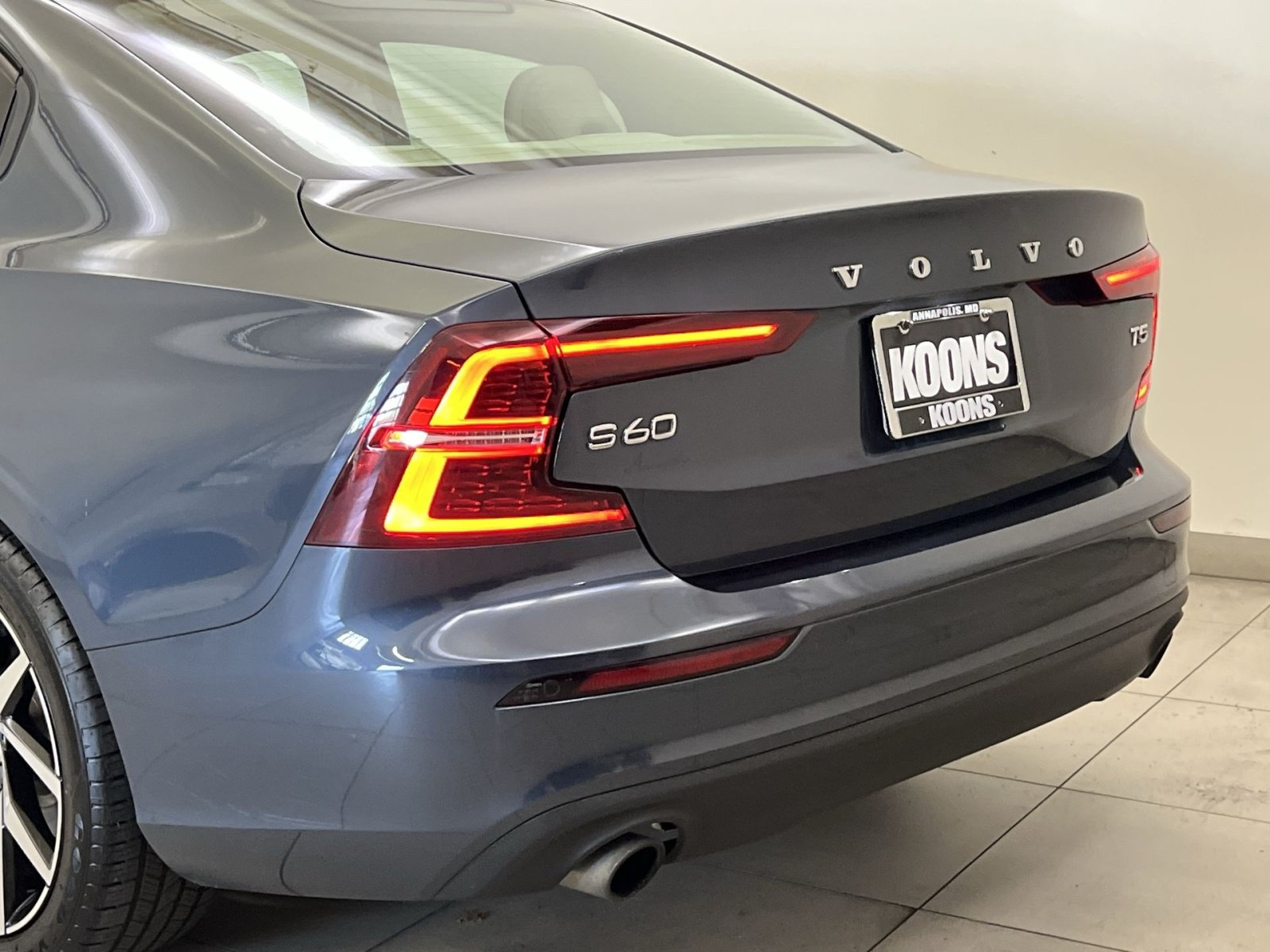 Used 2020 Volvo S60 T5 Momentum FWD image 30