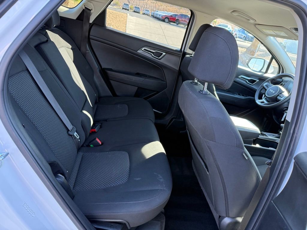 Used 2025 Kia Sportage LX AWD/4WD image 14