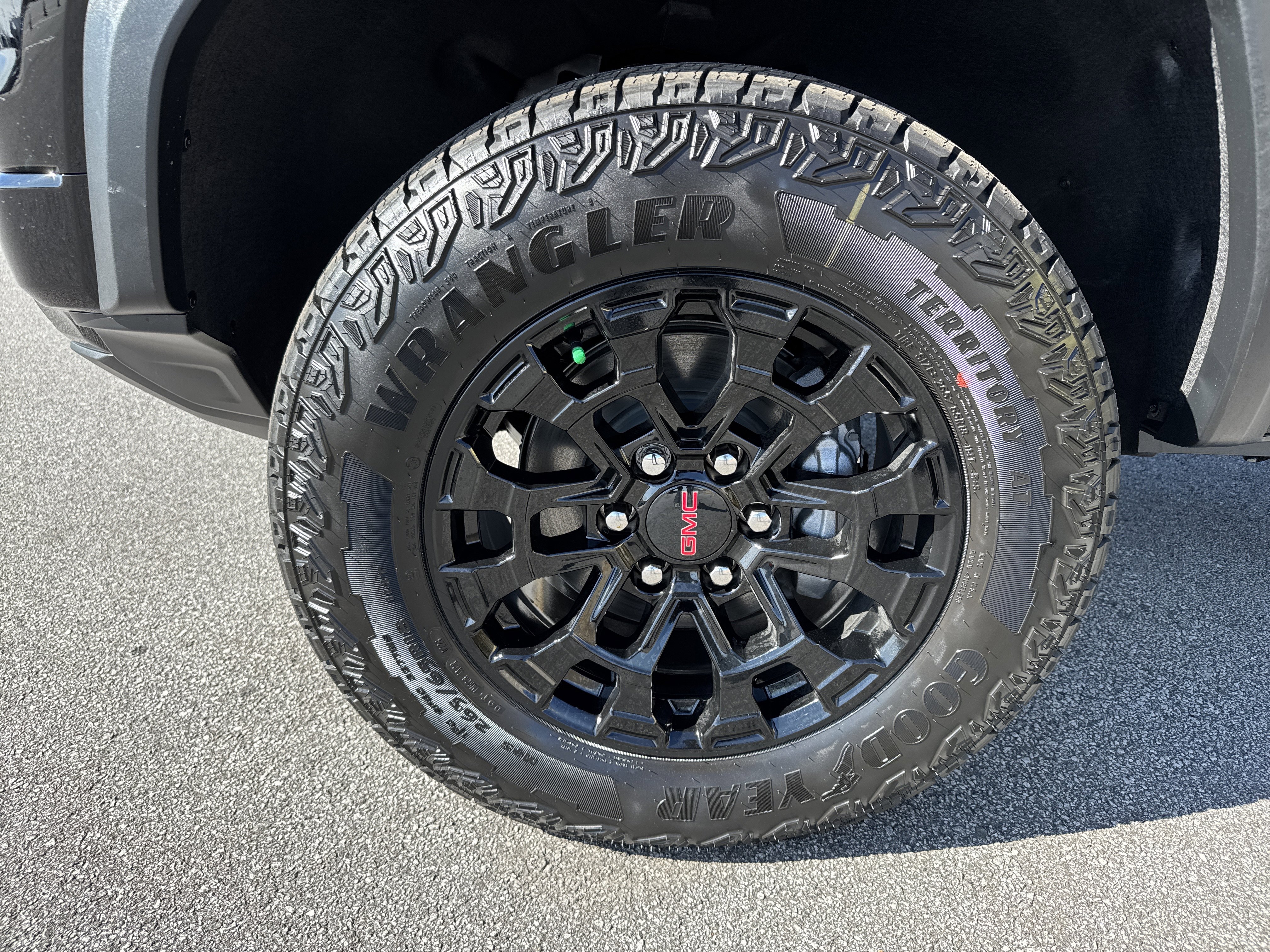 New 2026 GMC Canyon Elevation w/ Convenience Package image 13