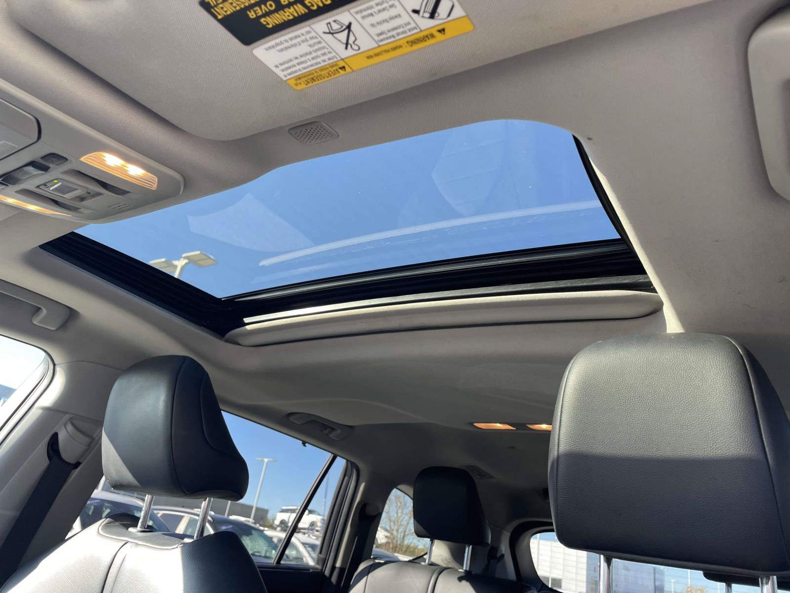 Used 2020 Toyota Highlander XLE FWD image 9