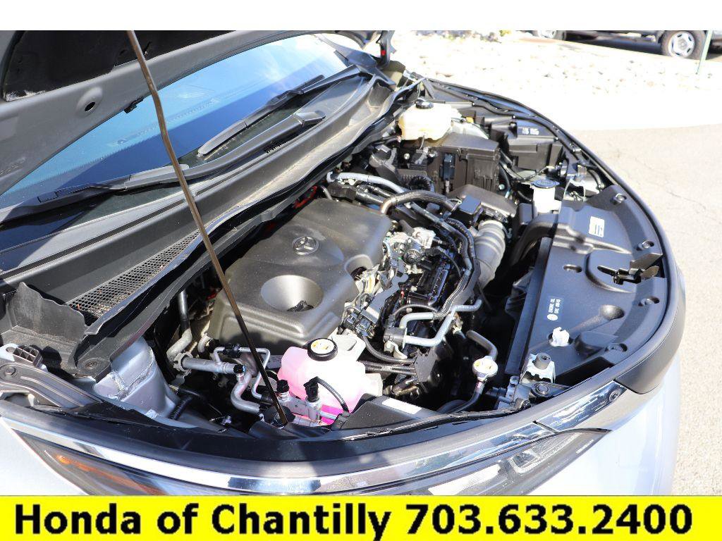 Used 2024 Toyota Sienna XLE image 31
