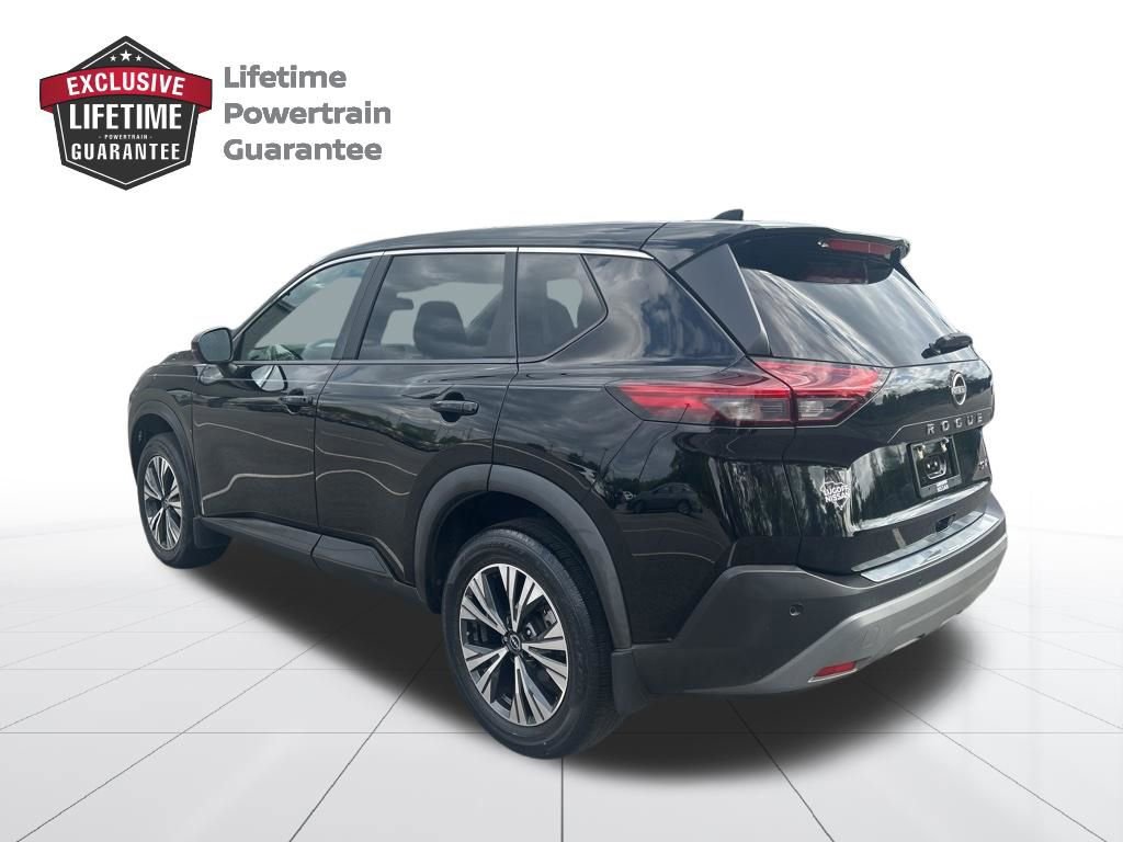 Certified 2023 Nissan Rogue SV image 3
