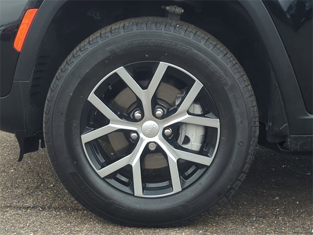 Used 2024 Jeep Grand Cherokee Limited image 10