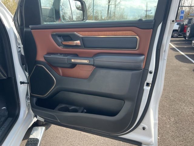 Used 2022 RAM 1500 Limited w/ Body-Colour Bumper Group image 32