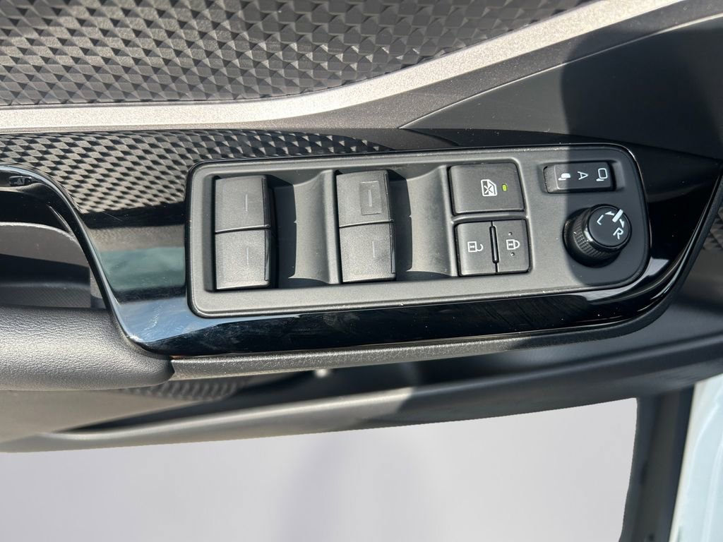 Used 2022 Toyota C-HR Nightshade image 18