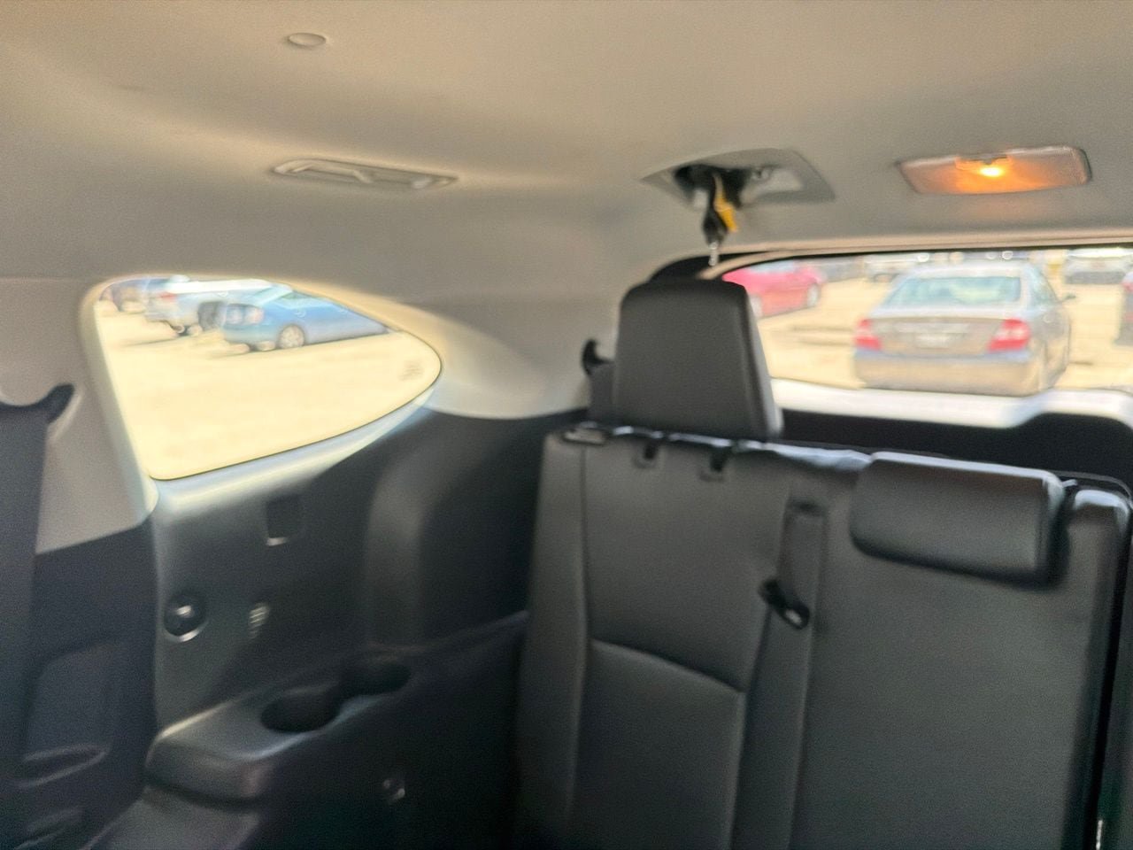 Used 2024 Toyota Highlander XLE FWD image 12