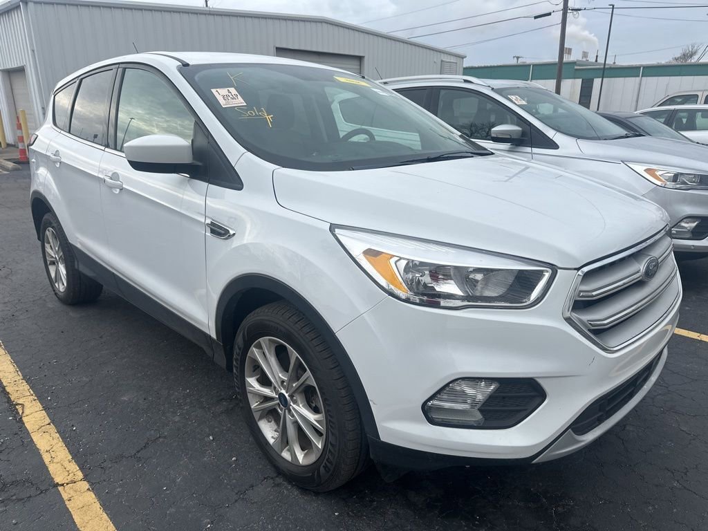 Used 2019 Ford Escape SE image 1