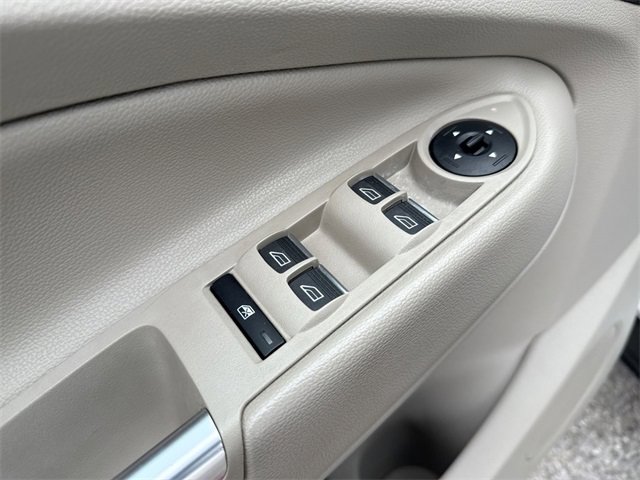 Used 2017 Ford Escape Titanium image 13