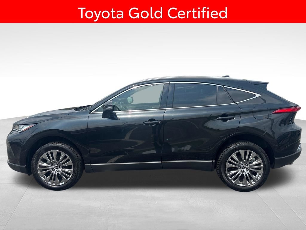 Certified 2022 Toyota Venza XLE AWD/4WD image 2