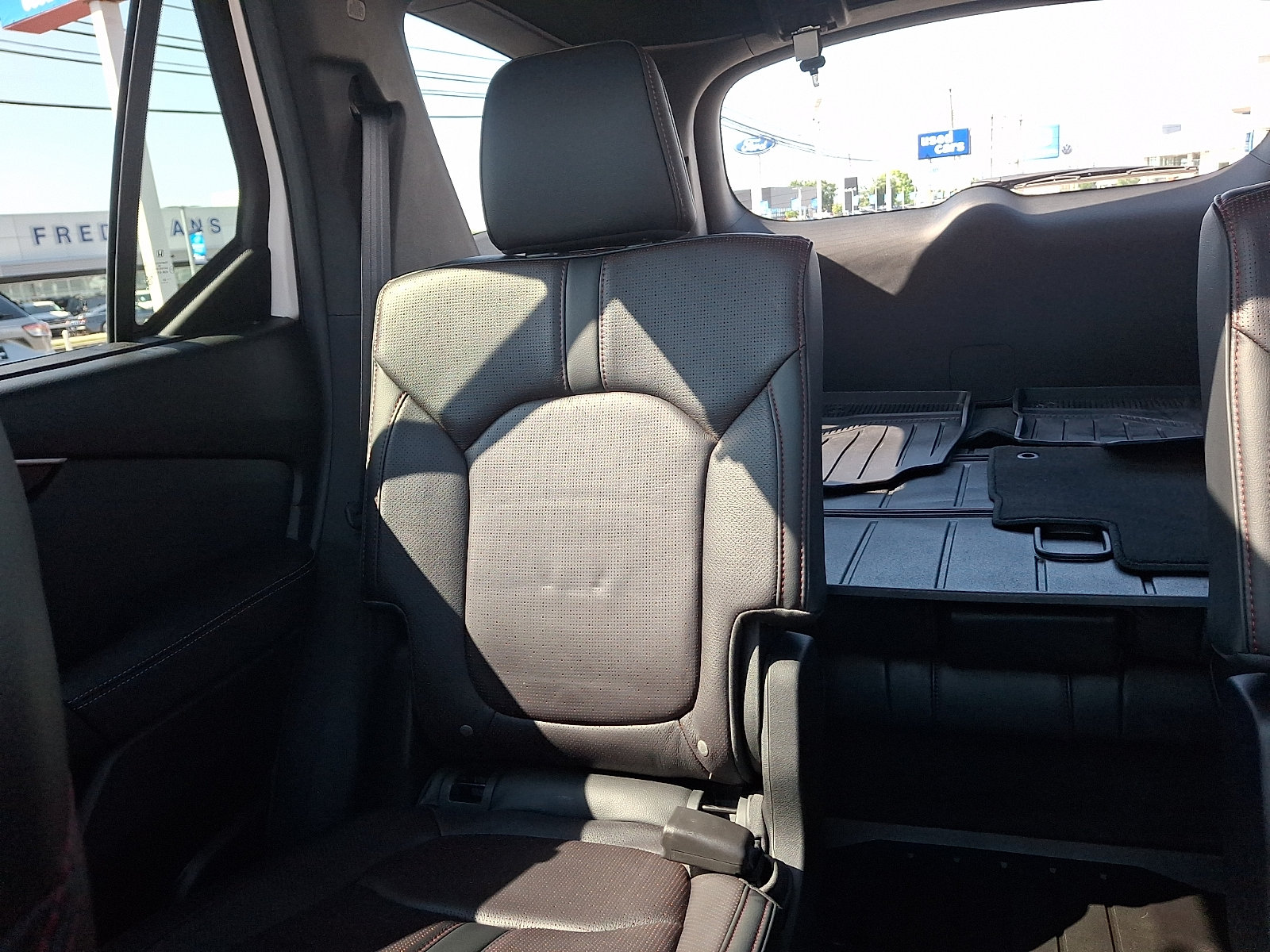 Used 2025 Honda Pilot Black Edition image 14