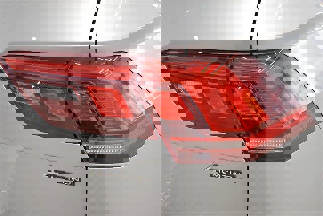 Used 2022 Volkswagen Tiguan SE image 24