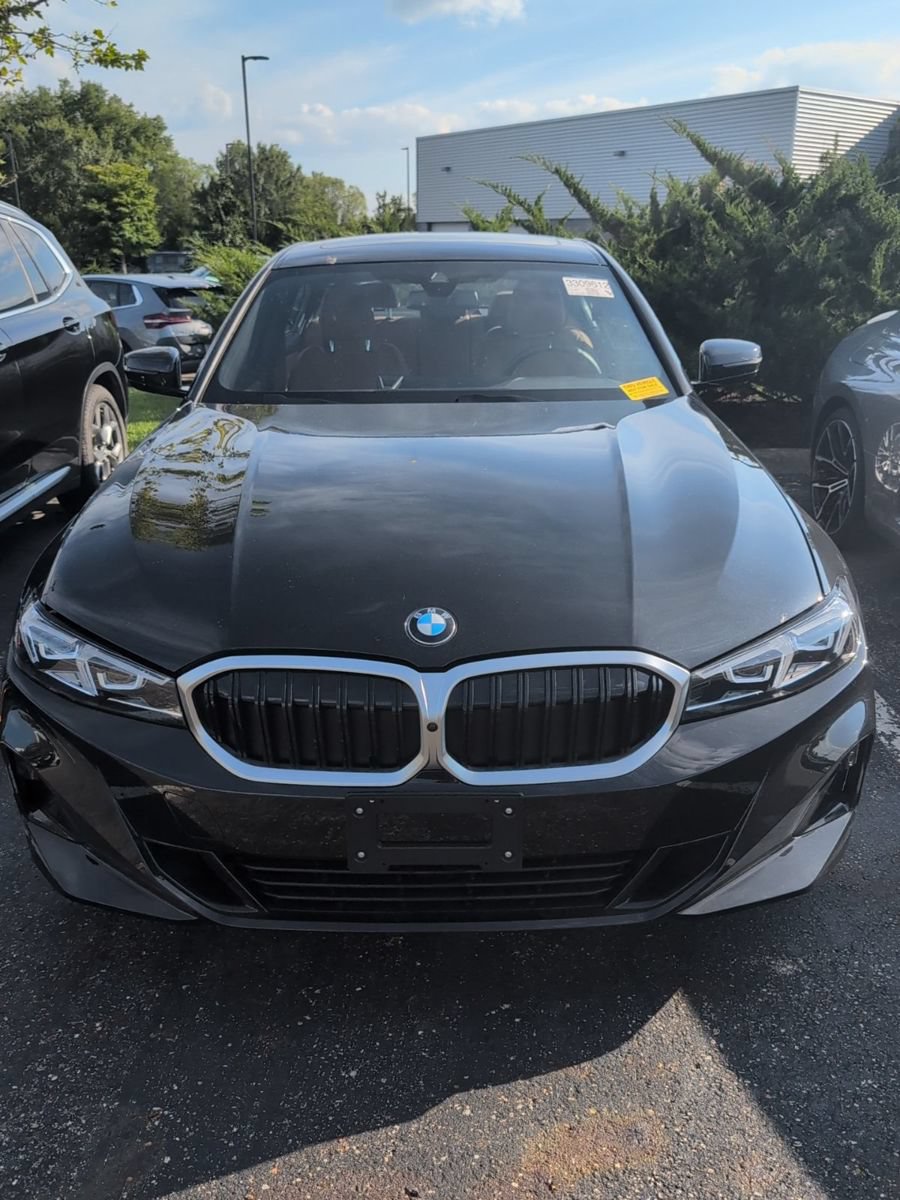 Used 2024 BMW 330i xDrive Sedan w/ Convenience Package AWD/4WD image 2